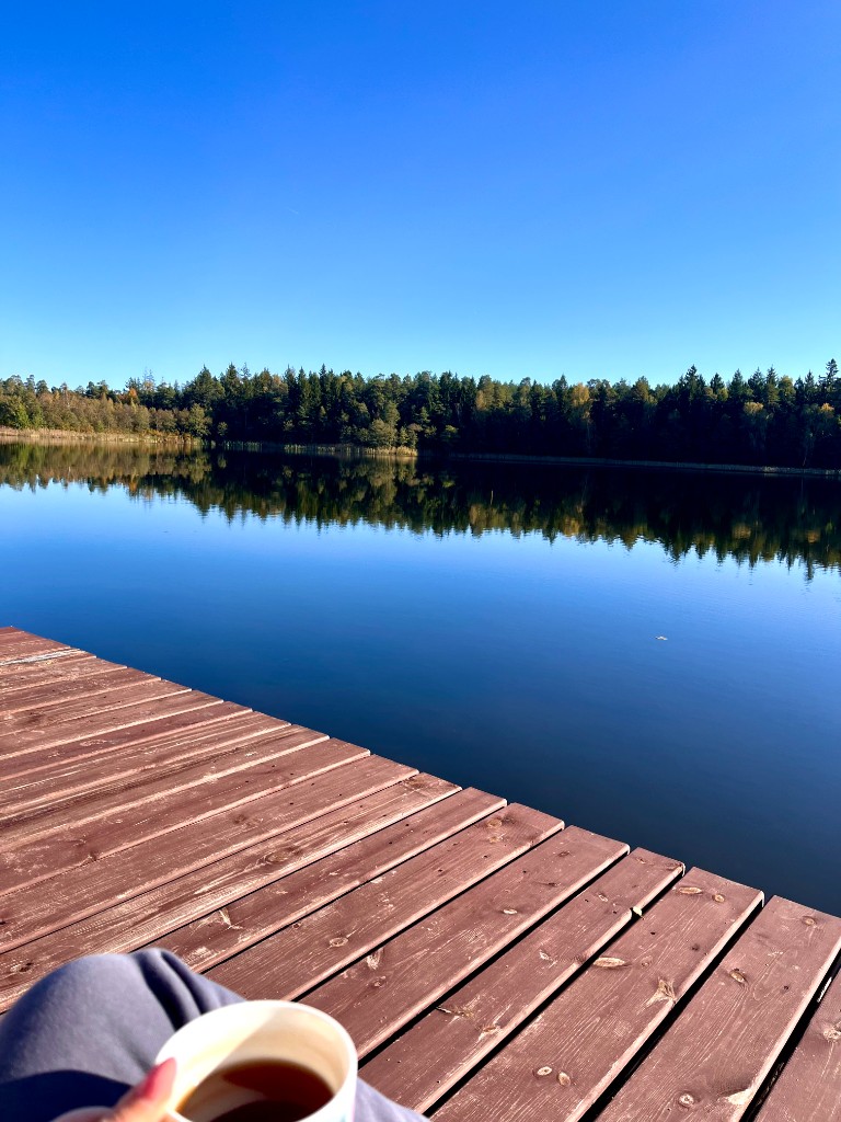 Pomost nad jeziorem Tobołowo — Kopanica domki